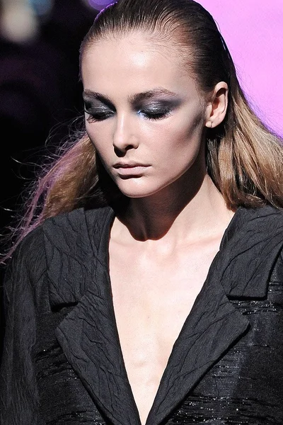 Look 24